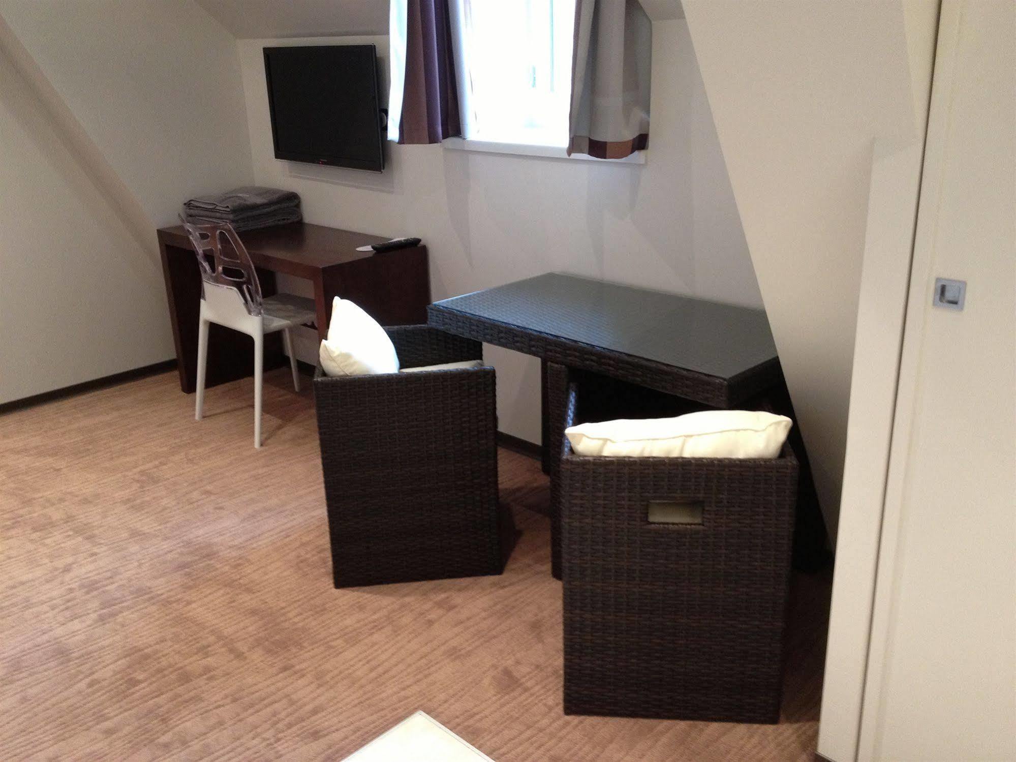 Le 1837 Aparthotel Saint-Affrique Exteriör bild